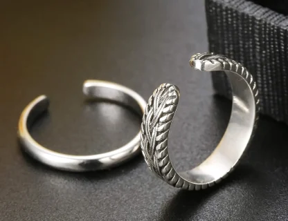 Open Band Toe Ring with Carve Design - Image 5