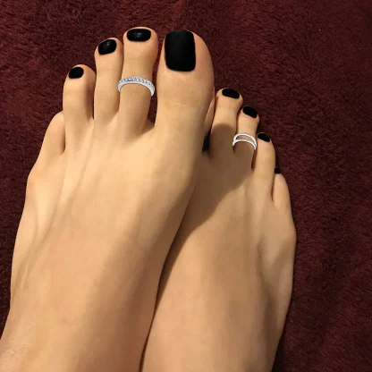 Elegant Toe Rings with Adjustable Design - Image 4