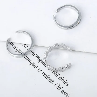 Elegant Toe Rings with Adjustable Design - Image 6