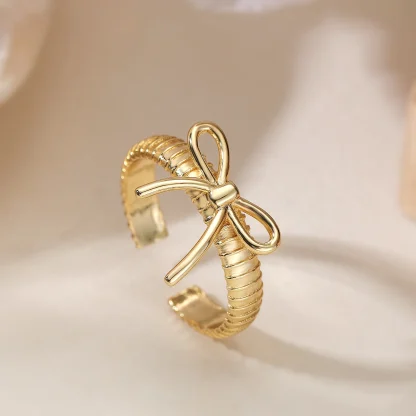 Elegant Toe Ring with Double Heart Design - Image 4