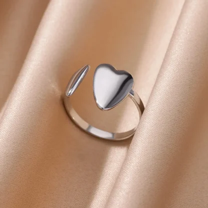 Hollow Out Heart Shape Toe Ring - Image 3