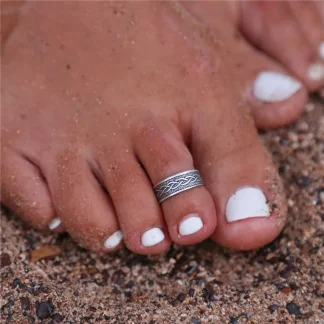 Simple Toe Ring with Engrave Design