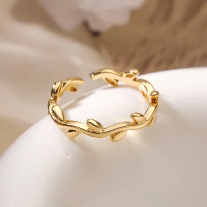 Elegant Toe Ring with Double Heart Design - Image 3
